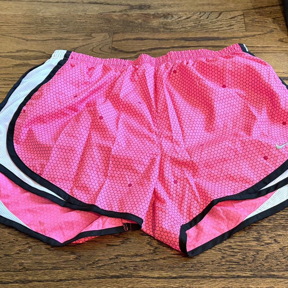 Nike pentagon print tempo shorts